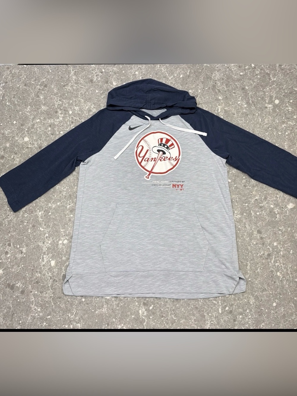 Nike Yankees Raglan Pullover Hoodie - Gray & Navy